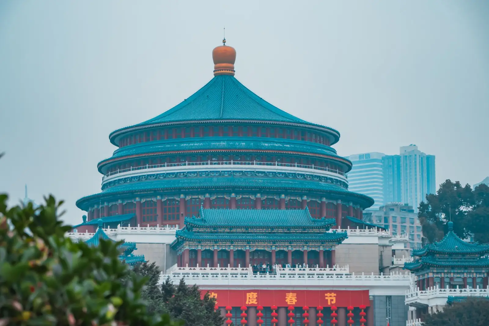 重庆商业照明射灯与筒灯选型对比及适用场景分析